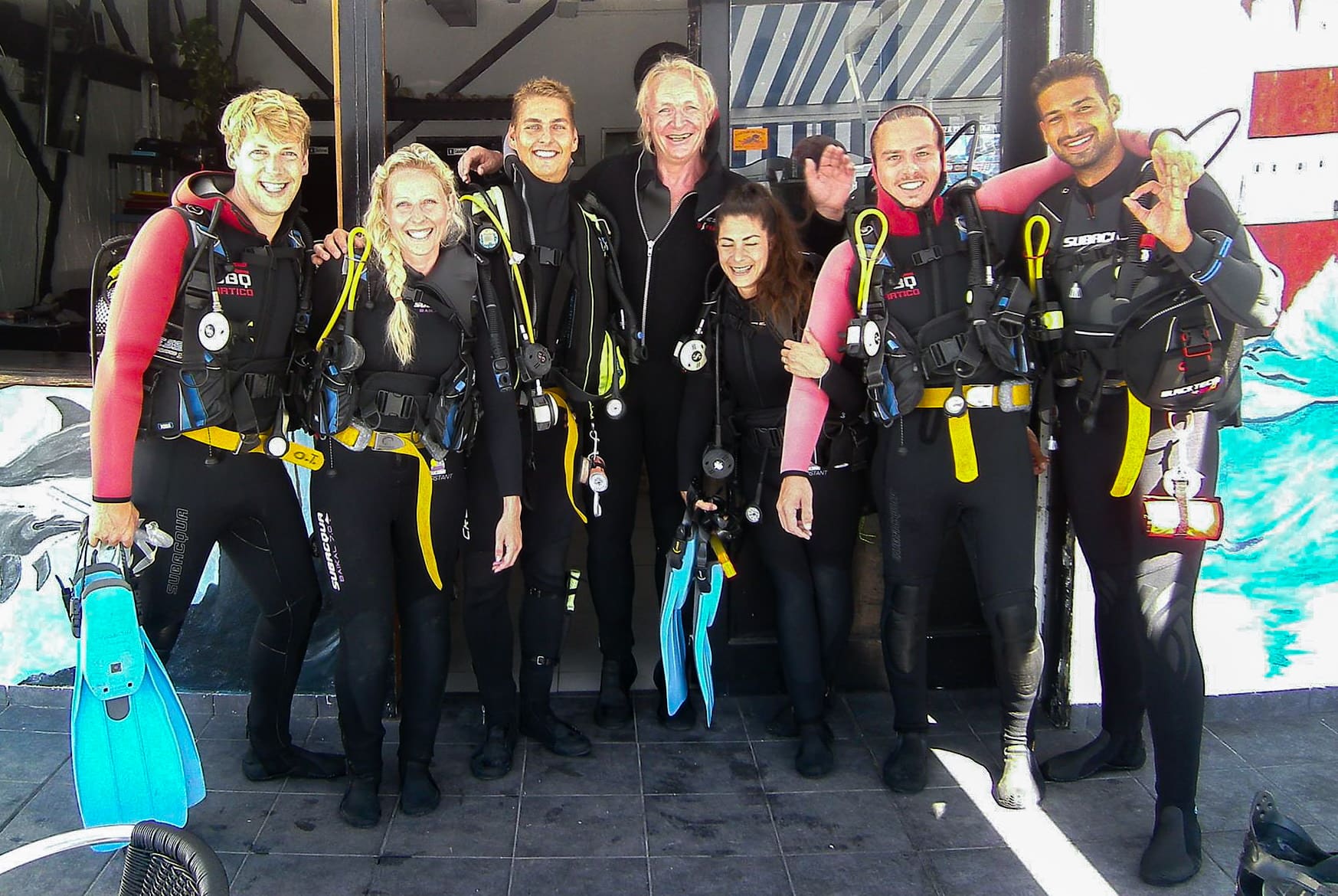 Buceadores en ocean trek